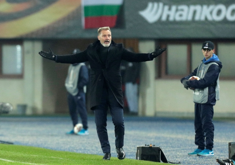 <p><b>ALMAN TEKNİK ADAM İSTİYORLAR</b><br></p><p><br></p><p>Bu bağlamda yönetimin listesinin ilk sırasına Thorsten Fink geldi.  54 yaşındaki Alman teknik adam son olarak Japonya Ligi takımlarından Vissel Kobe'yi çalıştırmıştı. </p>