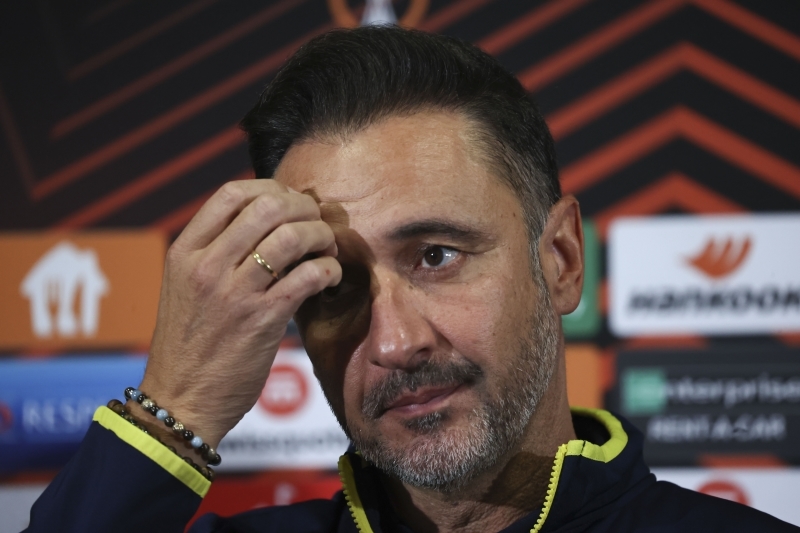 <p>Vitor Pereira; kötü sonuçlar, ortaya koyulan futbol, verdiği demeçler ve oyuncularla yaşadığı sıkıntılar nedeniyle hedef adam haline geldi. </p>