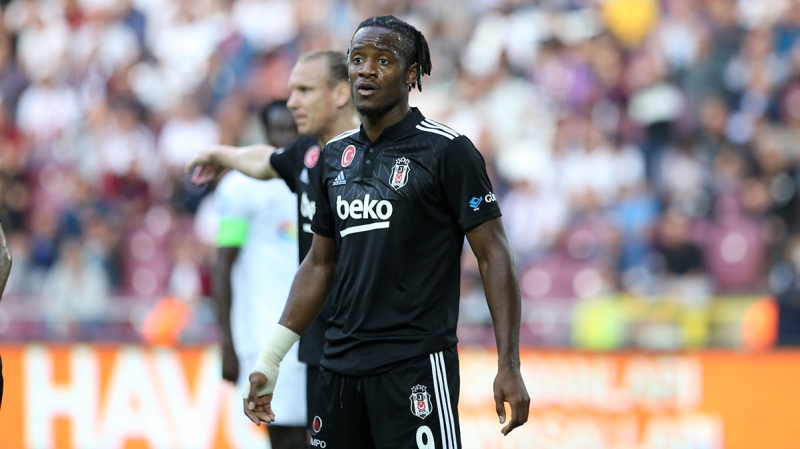 <p><b>İKİ TAKIMIN EKSİKLERİ</b><br></p><p><br></p><p>Beşiktaş'ta sakatlıkları süren <b>Batshuayi </b>ile <b>Can Bozdoğan</b> mücadelede forma giyemeyecek.</p>