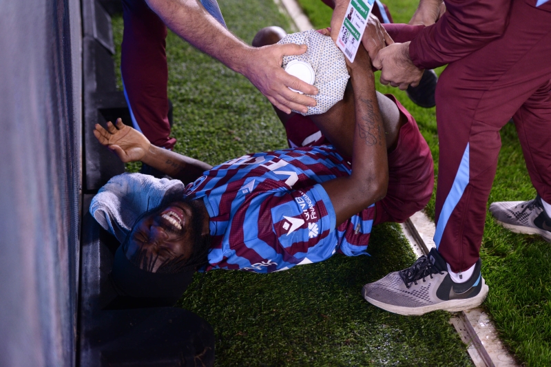 <p>Trabzonspor'da sakatlıkları bulunan <b>Gervinho </b>ve <b>Peres </b>ile cezalı <b>Edgar Ie</b>, bu maçta forma giyemeyecek.</p>