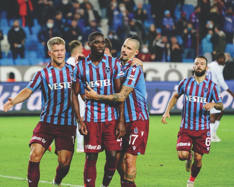 <p><b>TRABZONSPOR:</b> Uğurcan; Dorukhan, Hüseyin, Hugo, Trondsen; Berat, Bakasetas, Hamsik; A.Ömür, Nwakaeme, Djaniny</p>