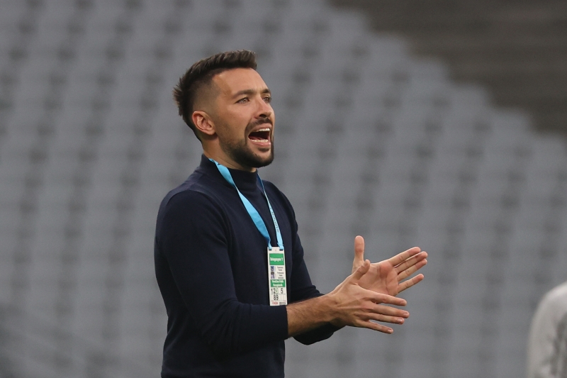 <p><b>YURT İÇİNDE FAVORİ FARİOLİ</b><br></p><p><br></p><p>İtalyan çalıştırıcı, Karagümrük'te yaptıklarıyla taraflı tarafsız herkesin takdirini kazandı. Henüz 32 yaşında olmasına rağmen şimdiden tüm dikkatleri üzerine çekti. Francesco Farioli, ülkesi İtalya'da da bazı takımlar tarafından takip ediliyor.</p>