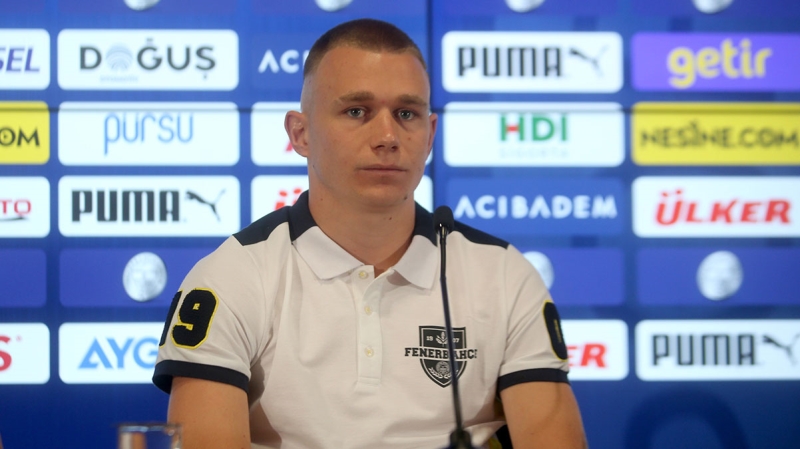 <p>İddialara göre <b>Fenerbahçe yönetimi,</b> transferin gözdesi haline gelen <b>Szalai için bir kulüple anlaşmaya vardı.</b></p>