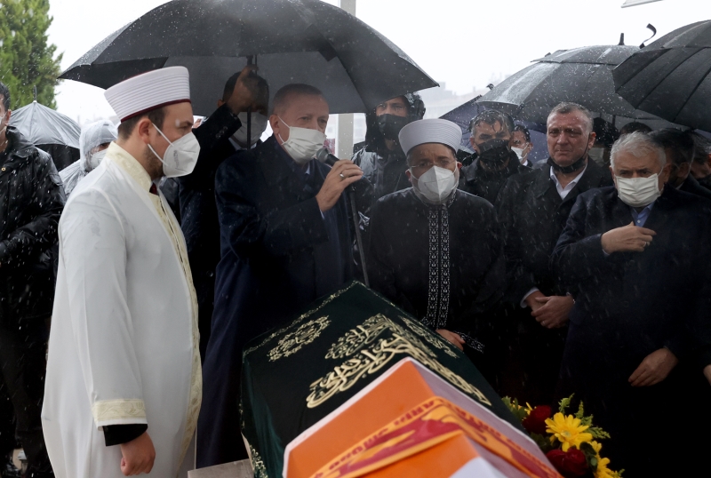 <p>Cumhurbaşkanı Erdoğan, kılınan cenaze namazının ardından yaptığı konuşmada, şunları söyledi:<br></p>