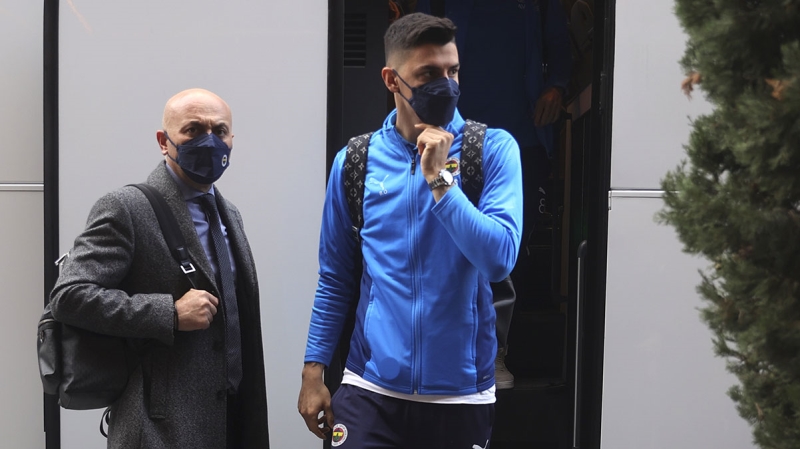 <p>Berke de çocukluk hayali olan Fenerbahçe'de futbolu bırakarak aynı Volkan Demirel gibi tarihe geçmek istiyor.</p>