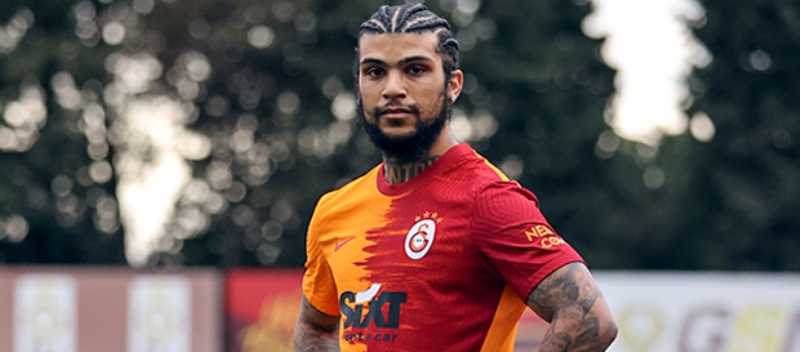 <p>Sezon başında Premier Lig'e transferi son anda suya düşen tecrübeli futbolcu, bu kez ülkesi Amerika Birleşik Devletleri'ne dönüyor. Yedlin'in eşyalarını taşımak üzere hazırlıklara başladığı öğrenildi.</p>