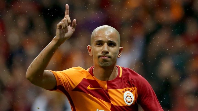 <p>3 milyon 850 bin euroluk yıllık garanti ücretiyle Galatasaray'ın en fazla kazanan oyuncusu konumunda olan tecrübeli futbolcunun sözleşmesi sezon sonunda bitiyor.</p>