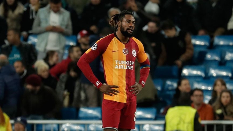 <p>Antwerp'le anlaşan Kongolu stoper, satın alma opsiyonuyla birlikte kiralanacak. Tarafların sezon sonunda da yola birlikte devam etmesi bekleniyor.</p>