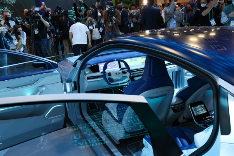 <p><b>Motor seçenekleri </b></p><p>Arkadan çekiş/ Dört çeker</p><p>Batarya seçenekleri 2 Paket</p><p>Şarj Rapid şarj teknolojisi</p><p>30 dakika altında tam dolum</p>