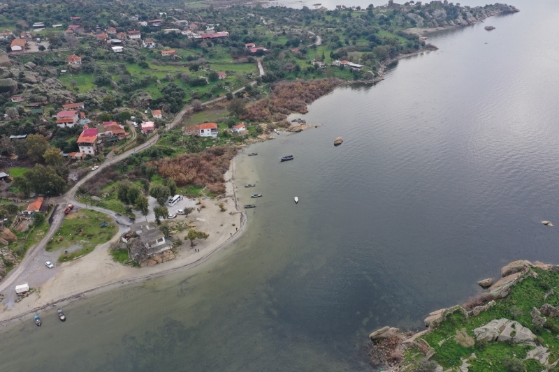 <p>Yazn kurak gemesi nedeniyle sularn bir miktar ekildii gl, son gnlerdeki yamurlarla eski gnlerine dnmeye balad.<br></p>