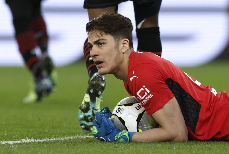 <p>Fransz kulb, 3.5 milyon Euro'ya kadrosuna katt gen eldivenden kolay kolay vazgeecek gibi grnmese de Galatasaray cephesi uygun bir teklif hazrl ierisinde.</p>