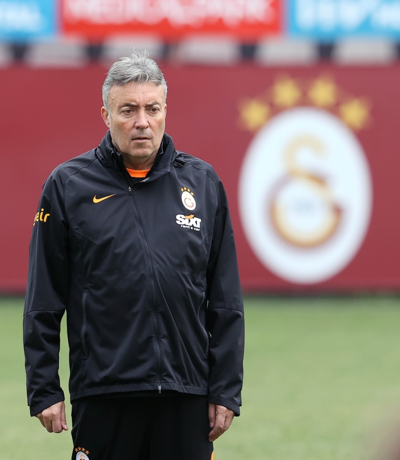 <p>Teknik direktör Domenec Torrent yönetiminde Florya Metin Oktay Tesisleri'nde yapılan antrenmanda, Göztepe maçında 11'de sahaya çıkan isimler takımdan ayrı rejenerasyon çalışması yaptı.</p>