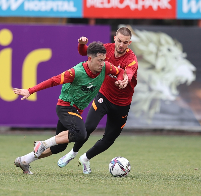 <p>Ayrıca Göztepe maçının kadrosuna alınmayan Olimpiu Morutan da idmanda yer aldı.</p>