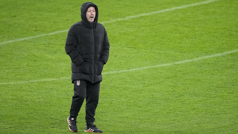 <p><b>SESSİZLİĞİNİ BOZDU</b></p><p><br></p><p>Beşiktaş'ın eski teknik direktörü Sergen Yalçın, ayrılığından bu yana koruduğu sessizliğini bozdu. </p>