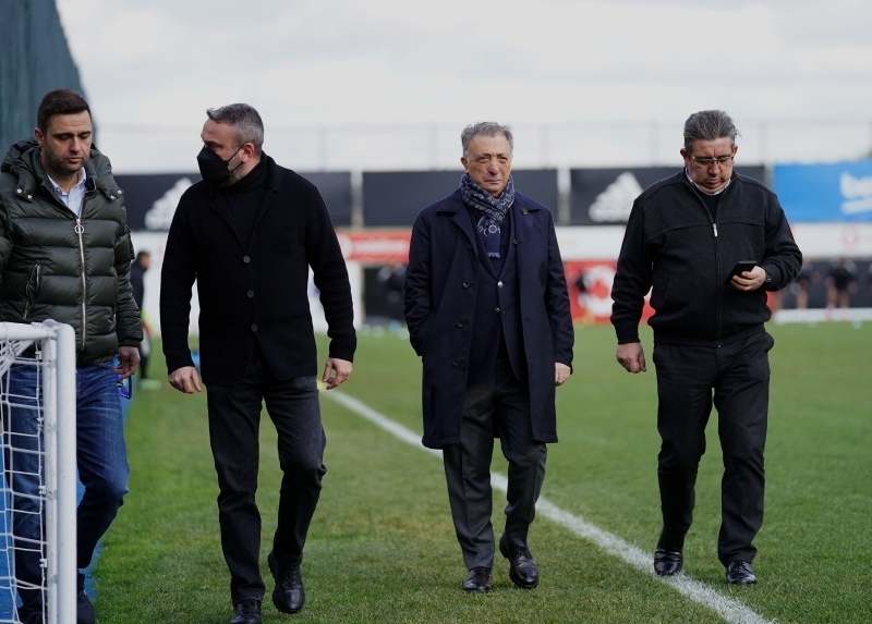 <p>Yeni sezonda da tartışılmayacak bir golcü almak için tüm çalışmalarını sürdüren yönetim, yeni sezonun için açıklayacağı transferler arasında golcüye de yer vermek istiyor.</p>