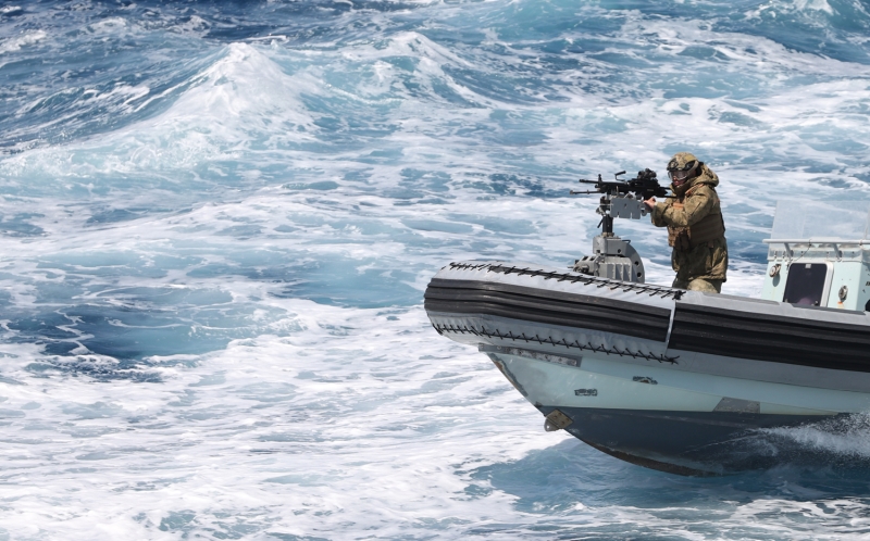 <p>Daha sonra TCG Kemalreis frtakeyni ile TCG Bykada ve Heybeliada korvetleri arasnda denizde malzeme transferi icra edildi. </p>