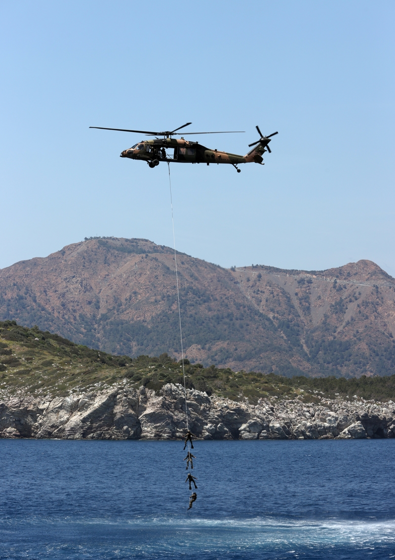 <p>Atlar kapsamnda yerli ve milli retim Aksungur SHA'dan yerli ve milli MAM-L gdml mermi at yaplmas planlanyor. (AA)</p><ul></ul>