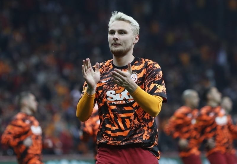 <p>Geçtiğimiz yaz 7 milyon euroya transfer edilen Victor Nelsson da gelecek olan teklifleri değerlendirmek istiyor.</p>