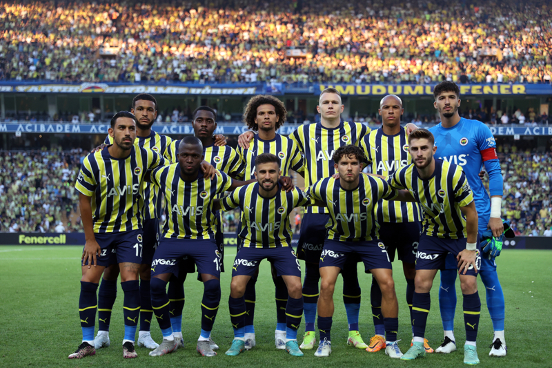 <p>Daily Star, sosyal medyada bazı kullanıcıların <b>Fenerbahçe'nin UEFA müsabakalarından men edilmesi </b>için çağrı yaptığını belirtti.</p>