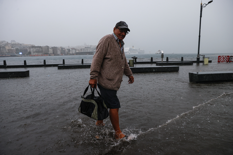 <p>G�k g�r�lt�l� sa�anak ya���lar�n aral�kl� ve yerel olarak ak�am saatlerine kadar etkili olmas� bekleniyor.</p>