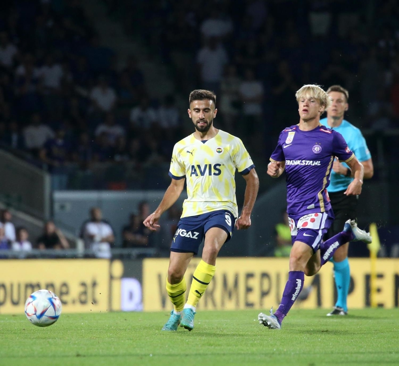 <p>Msabakann ikinci yarsnda Fenerbahe rakip yar sahada grnse de pozisyon retmekte zorland.</p>