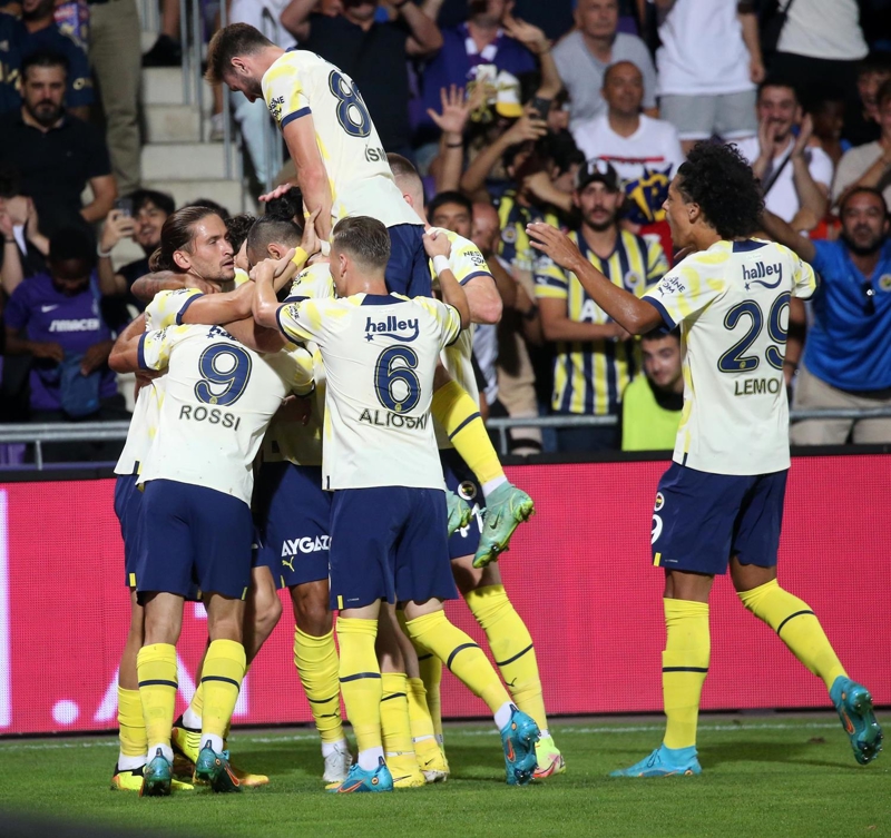 <p>Fenerbahe'nin, UEFA Avrupa Ligi'ndeki 100. gol, yeni transferi Joshua King'den geldi.</p>