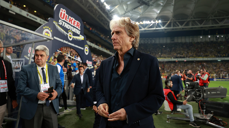 <p>'Altay çok iyi bir kaleci. Milli takımda oynuyor. Herkesin kötü günü olabilir. Bütün taraftarların böyle düşünmesi gerekiyor.'</p>