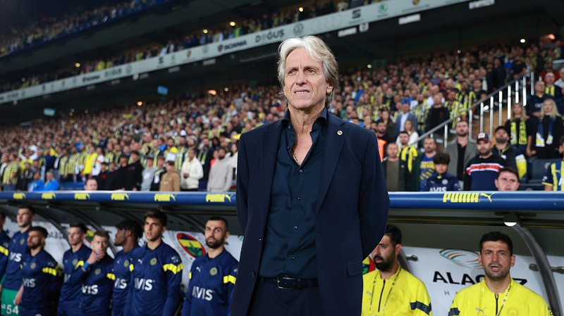 <p>Öte yandan Jorge Jesus, karşılaşma sonrasında yaptığı açıklamada Altay'ın performansı hakkında şunları söyledi:</p>