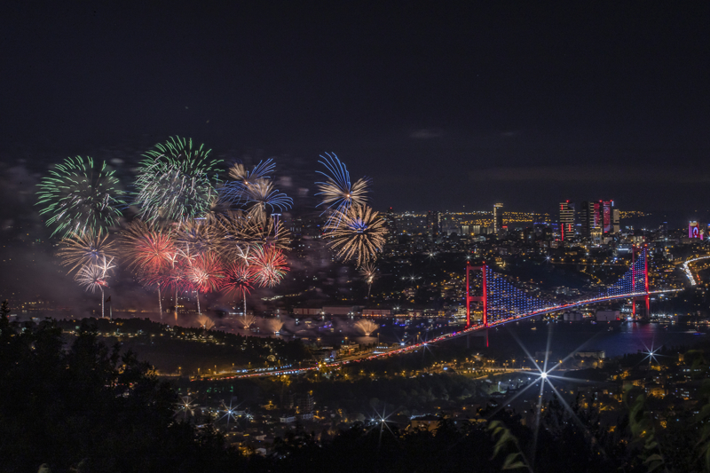 <p>29 Ekim Cumhuriyet Bayram ve Cumhuriyet'in ilannn 99'uncu yl dnm byk okuyla kutland.</p>