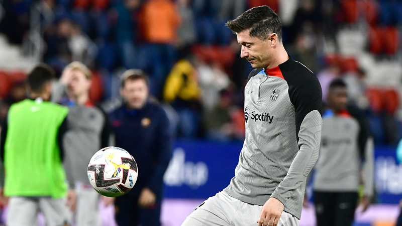 <p>Dier yandan getiimiz sezon <b>Bayern Mnih</b> formasyla Almanya liginde att 35 golle <b>Avrupa'nn gol kral</b> olan <b>Lewandowski</b>, Altn Ayakkab dln Barselona'da dzenlenecek trenle alacak.</p>