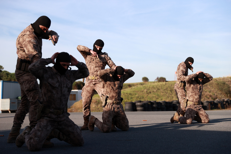 <p>Gemi, uçak ve metro gibi raylı sistemlere yönelik tatbikatlar ise önceki günlerde basına kapalı olarak gerçekleştirildi.</p>