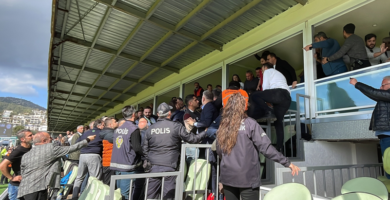 <p>Olaylar g��l�kle yat��t�r�ld�.</p>