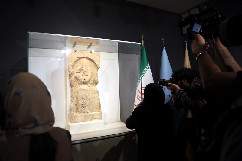 <p>A��klamada, eserin 2016'da Londra'daki bir havaalan�nda ele ge�irildi�i, daha sonra British Museum'a ta��nd��� ifade edildi.</p>