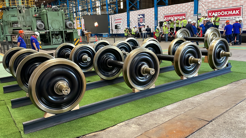 <p>Başta demir yolu sektörü olmak üzere savunma sanayisi ve birçok alana hizmet edecek yatırımın ardından üretim süreci başladı.</p>