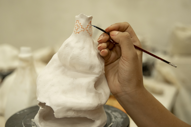 <p>Yusuf, ama�lar�ndan birinin de k�lt�rlerini sanat yoluyla tan�tmak oldu�unu ifade etti.</p>