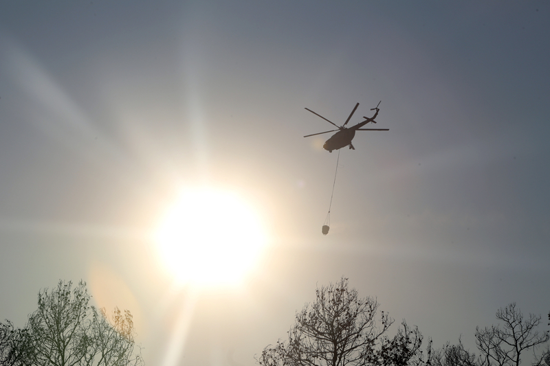 Mu�la Valisi Orhan Tavl�, AA muhabirine, ekiplerin yang�nla m�cadele i�in yo�un �aba g�sterdi�ini s�yledi.