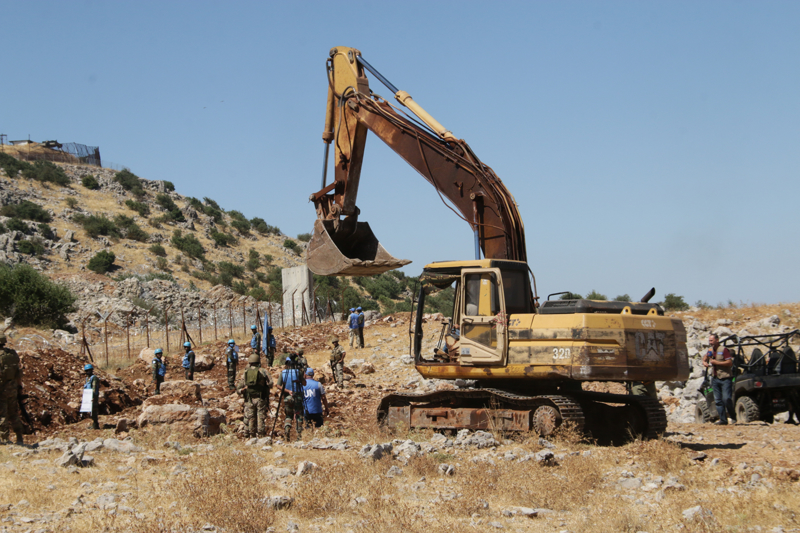 <p>Hizbullah ise 7 Temmuz'da, İsrail'in Lübnan sınırındaki Gacar köyünün tamamını işgal ederek etrafına duvar ördüğünü bildirmişti.</p>