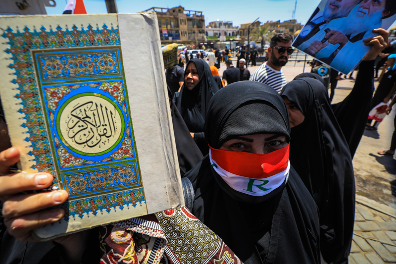 <p>Irak h�k�meti, �sve� B�y�kel�isi Jessica Svardstrom'dan �lkeyi terk etmesini istemi� ve Irak'�n �sve� Maslahatg�zar�'n� da �lkeye �a��rm��t�.</p>