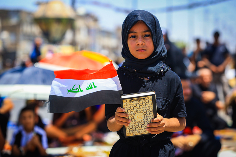 <p>Momika, d�n de Irak'�n Stockholm B�y�kel�ili�i �n�nde polis korumas� alt�nda Kur'an-� Kerim'i ve Irak bayra��n� ayaklar�n�n alt�na alm��t�.</p>