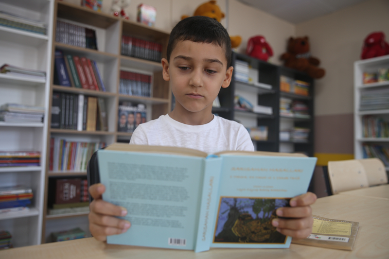 <p>�kke� �ay�rc� da depremde en de�erli canlar�n� kaybettiklerini, y�reklerindeki ac�n�n tarifi olmad���n� s�yledi.</p>