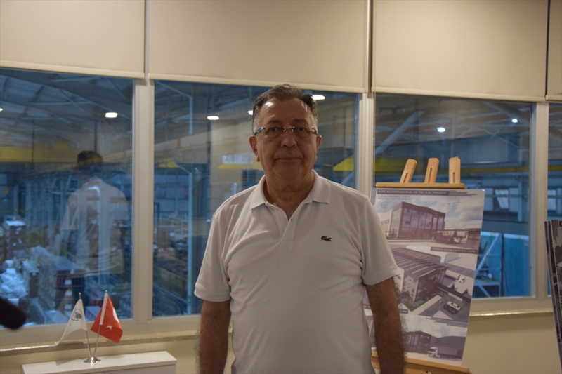 <p>Üretim için daha büyük bir alana ihtiyaç duyduklarından 2014 yılında Osmaneli'ni tercih ettiklerini belirten Zaimoğlu, 2015 yılında ilk bina için güneş enerjisi sistemini planladıklarını, ancak ikinci binanın da tamamlanması için 2022 yılına kadar beklemek zorunda kaldıklarını ifade etti.</p>