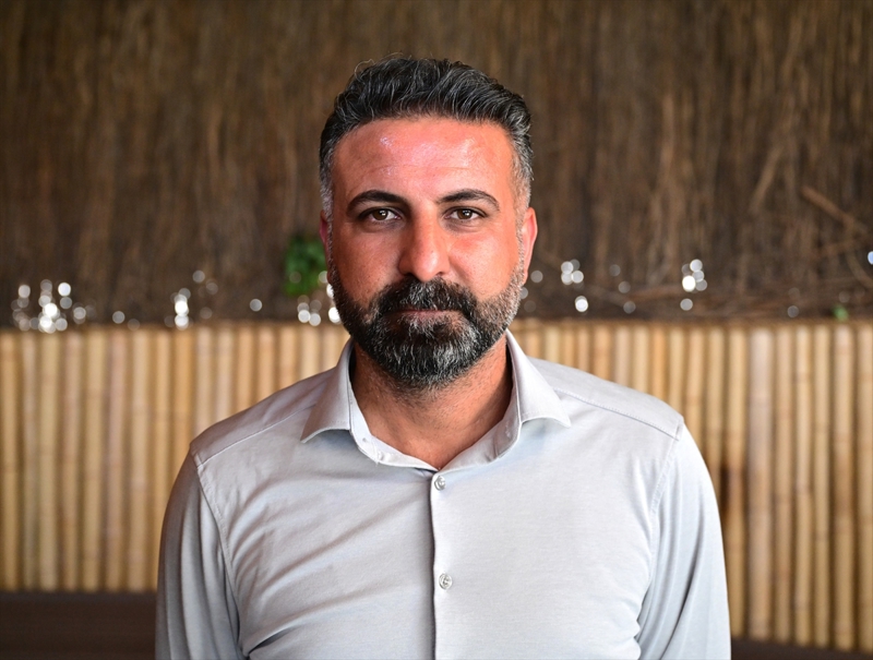 <p><b>- 'Aslanpark'ta �o�alan bir aslan� Afrika'da bir milli parka g�nderece�iz'</b></p><p>Aslanpark'�n da i�inde yer ald��� Viaport Marina E�lence ve Kurumsal �leti�im Direkt�r� G�kmen Ayd�n ise 'Buradaki t�m kediler ev ortam�ndan ya da ba�ka hayvanat bah�elerinden buraya transfer edilmi� hayvanlar. Amac�m�z nesli t�kenme tehlikesi alt�nda bulunan hayvanlar�n �r�melerini ve neslinin devam�n� sa�lamakt�r. Aslanpark'ta �o�alan bir aslan� Afrika'da bir milli parka g�nderece�iz. Bunun i�in �al��malar�m�z� s�rd�r�yoruz.' dedi.</p>