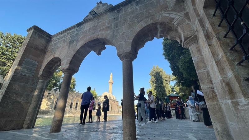 <p>H�seyin Tekin ise onar�m �al��malar�n�n yap�lmas�ndan memnuniyet duydu�unu s�yledi.</p>