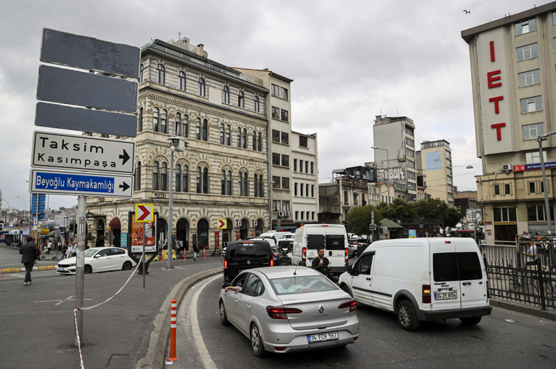 <p>�BB taraf�ndan ger�ekle�tirilecek Karak�y-Emin�n� y�n�ndeki 1. etap bak�m �al��malar� 20 g�n, Emin�n�-Karak�y istikametindeki 2. etap �al��malar� da 20 g�n s�recek.</p>