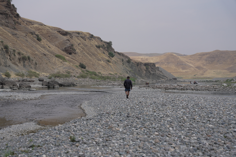 <p><b>- �ran'�n suyu kapatmas� i�me suyu tedarikini de olumsuz etkiliyor</b></p><p>S�leymaniye vilayetine ba�l� Ranya �l�esi Su Dairesi M�d�r� Selam �mer, AA muhabirine yapt��� a��klamada, K���k Zap Suyu'nun sadece Kaladize il�esinde 100 bin ki�inin ihtiyac�n� kar��lad���n� s�yledi.</p>