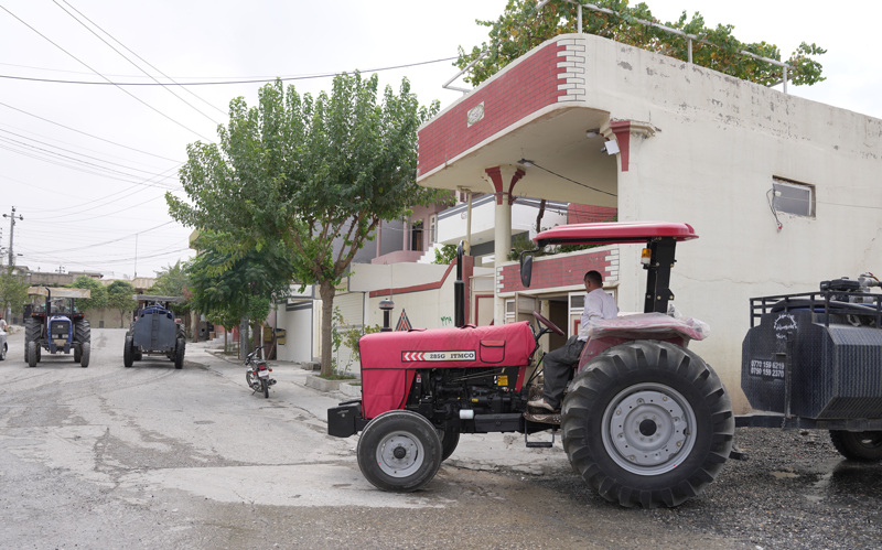 <p><b>- 'Irak, iklim de�i�ikli�i nedeniyle y�lda yakla��k 400 bin d�n�m tar�m arazisini kaybediyor'</b></p><p>�ran'�n su kesme politikas� nedeniyle i�me suyu, tar�m ve baraj kaynaklar�n�n azalmas� gibi s�k�nt�larla kar��la�an Irak, halihaz�rda iklim de�i�ikli�inden en �ok etkilenen �lkeler aras�nda �ne ��k�yor.</p>