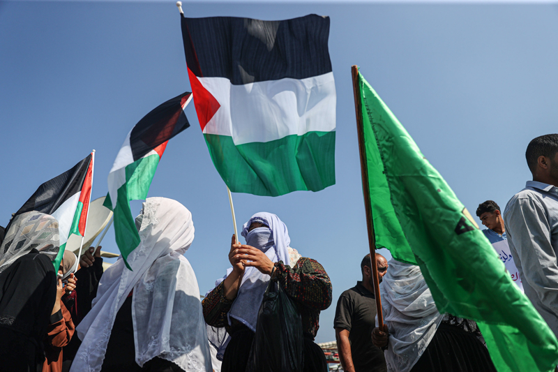 srail'in Filistin gıda kaynakları üzerindeki egemenliğini engellemeye çalıştığını belirten Bekri, 'Uluslararası toplumun İsrail'in ihlallerine karşı sessiz kalması işgal güçlerinin davranışlarından ve ihlallerinden memnun olduğu anlamına geliyor.' dedi.