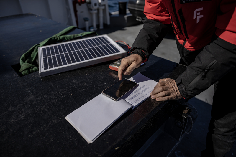 Semih Nart, Antarktika'da ve Arktik b�lgesinde buz hareketlerini incelemek istediklerini dile getirerek, 'K�resel iklim de�i�ikli�inden kaynakl� olarak halihaz�rda bir buz hareketlili�i mevcut ve bu hareketlili�in ilerleyen zamanlarda daha da artaca�� g�r�lmektedir. Gemilerin seyir yapmas� amac�yla rota planlamas�n�, buz hareketlili�ini g�rmek, r�zgar�n, dalgan�n rota seyrine etkisini g�rmek ad�na Antarktika ve Arktik b�lgede buzul hareketlili�ini incelemek istiyoruz.' de�erlendirmesini yapt�.