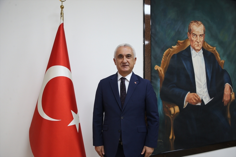 <p>Mu� Valisi Avni �ak�r, AA muhabirine, Malazgirt il�esinde �ok tatl� bir haz�rl�k s�recinde olduklar�n� s�yledi.<span > </span></p>