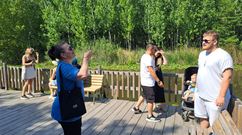 <p>T�rkiye'nin tek par�a halindeki en b�y�k subasar orman� �zelli�i ta��yan alan� ziyarete gelenler, ah�ap y�r�y�� yolu sayesinde do�al g�zellikleri ke�fetme imkan� buluyor.</p>